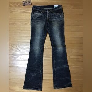 D.I.A. Diamond Denim